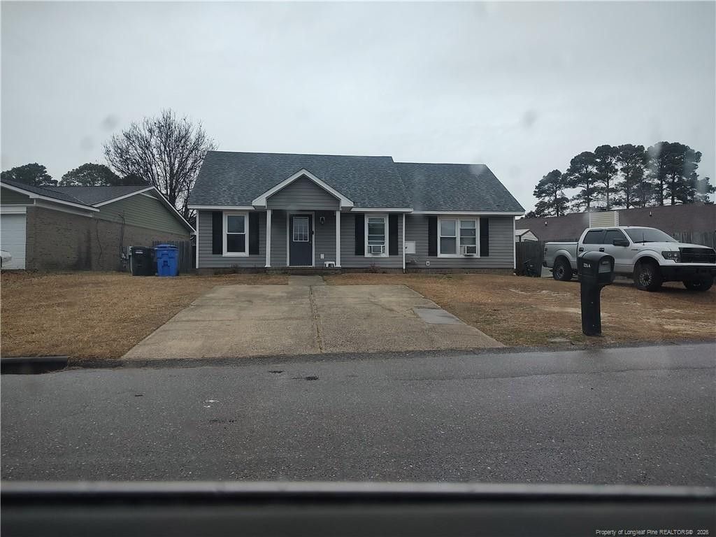 2204 Mossy Cup Lane, Fayetteville, NC 28304