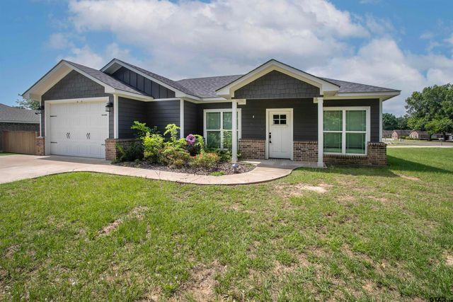 416 W South St, Lindale, TX 75771