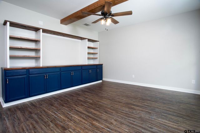 416 W South St, Lindale, TX 75771