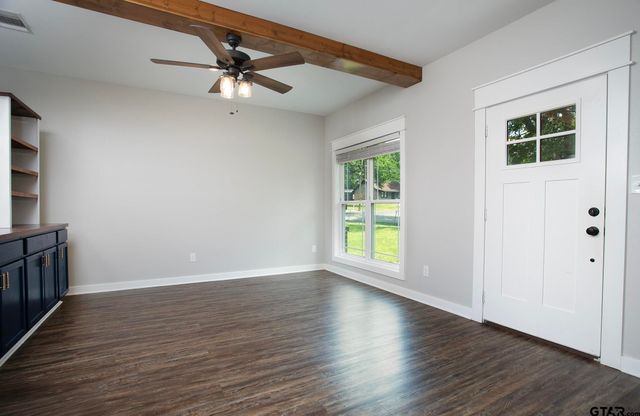 416 W South St, Lindale, TX 75771