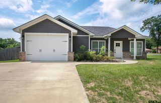 416 W South St, Lindale, TX 75771