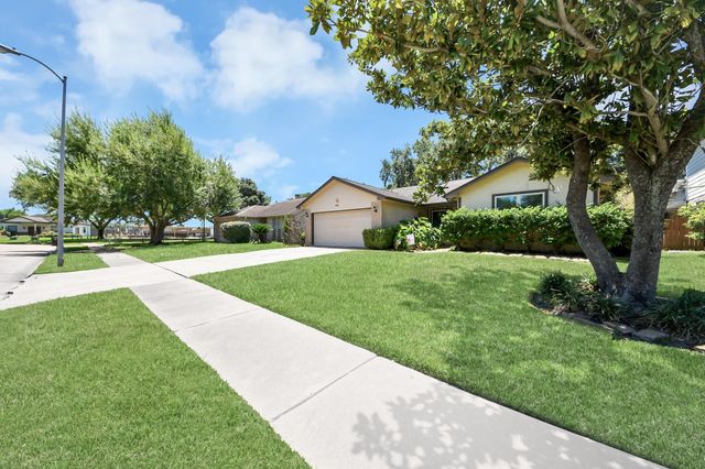 7802 Alegria Drive, Houston, TX 77083