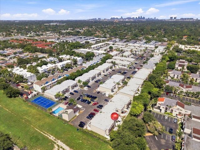 6870 SW 45th Ln 230, Miami, FL 33155