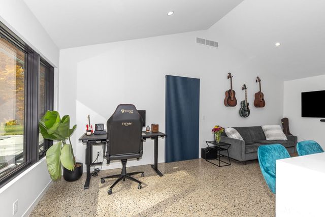 6346 Riverside Road, Fennville, MI 49408