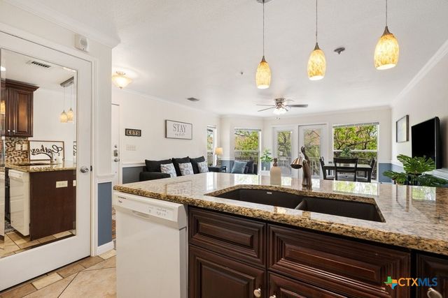 730 E Mather Street L301, New Braunfels, TX 78130