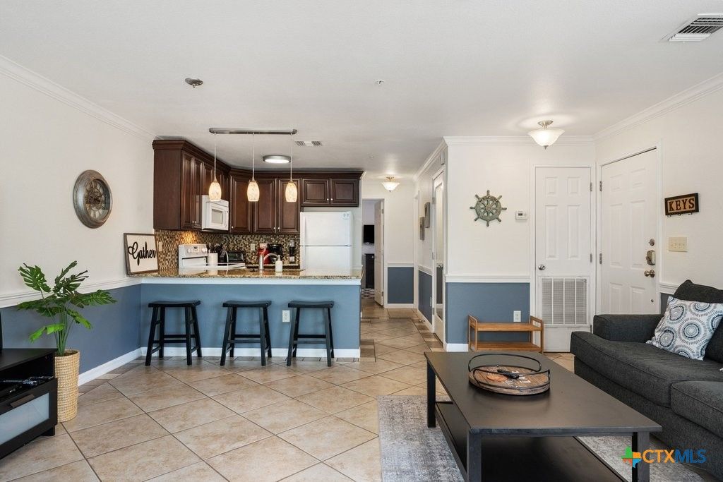 730 E Mather Street L301, New Braunfels, TX 78130