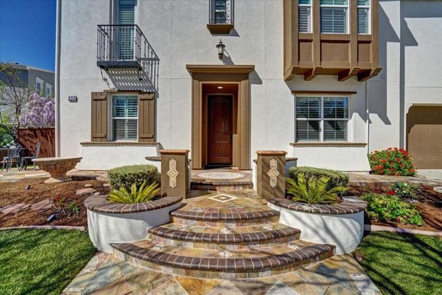 233 Snowdrop Court, San Ramon, CA 94582