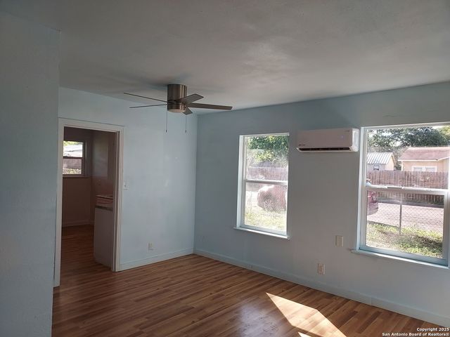 811 N Archer, Beeville, TX 78102