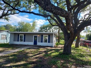 811 N Archer, Beeville, TX 78102