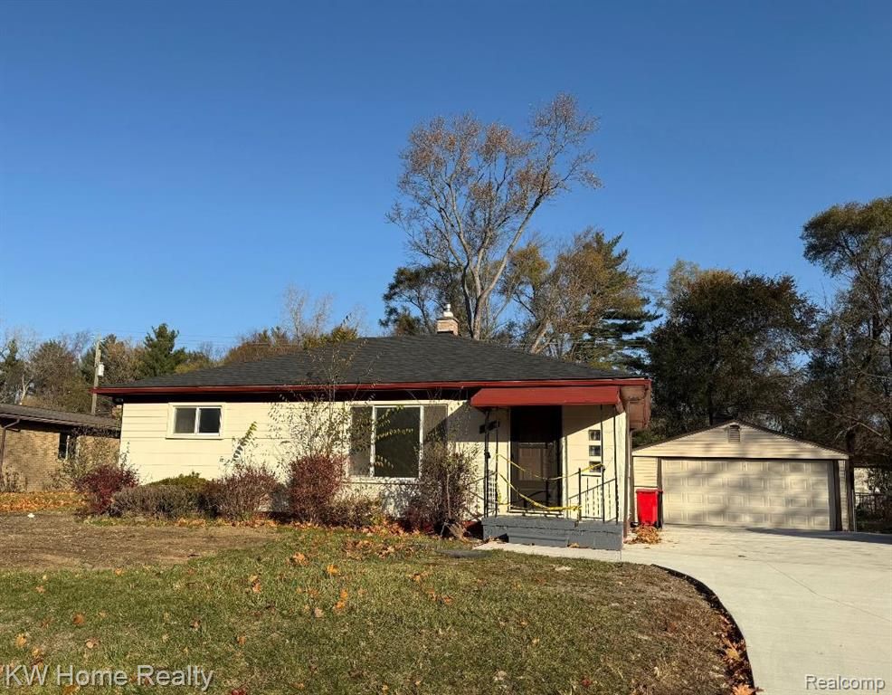 25630 W 10 Mile Road, Southfield, MI 48033