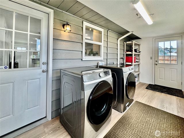 9521 Sharon Drive, Everett, WA 98204