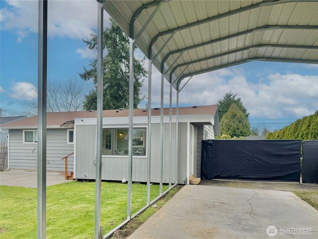 9521 Sharon Drive, Everett, WA 98204