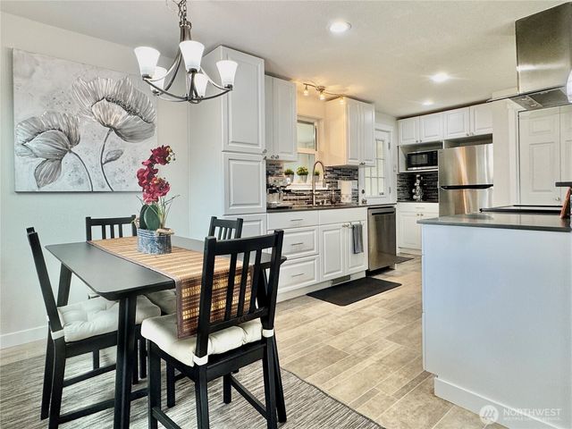 9521 Sharon Drive, Everett, WA 98204