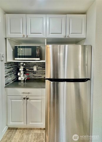 9521 Sharon Drive, Everett, WA 98204