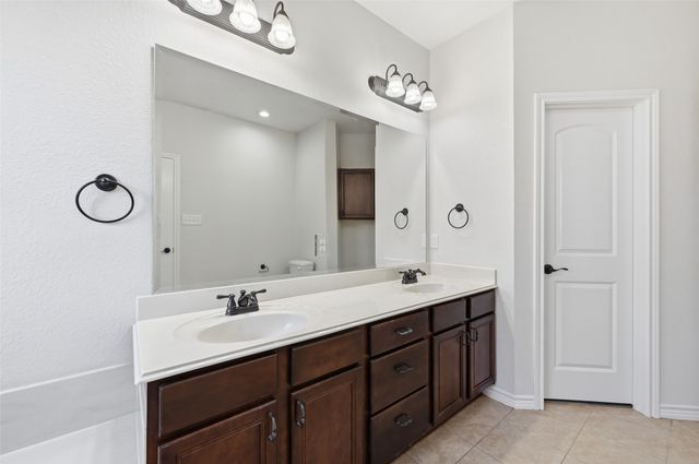 851 Valley Ridge Road, Burleson, TX 76028