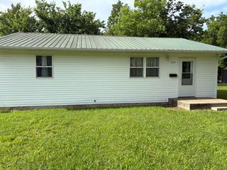117 East Springfield Street, Aurora, MO 65605