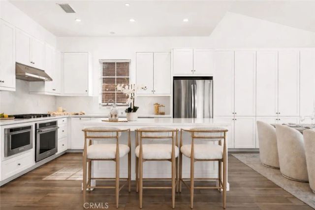 162 Winnett, Irvine, CA 92602