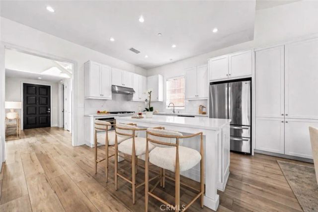 162 Winnett, Irvine, CA 92602