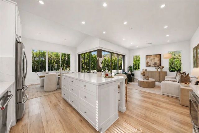 162 Winnett, Irvine, CA 92602