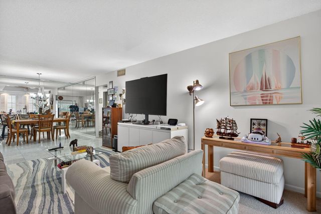 3002 Portofino Isle E3, Coconut Creek, FL 33066