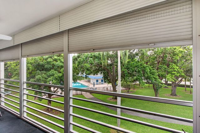 3002 Portofino Isle E3, Coconut Creek, FL 33066