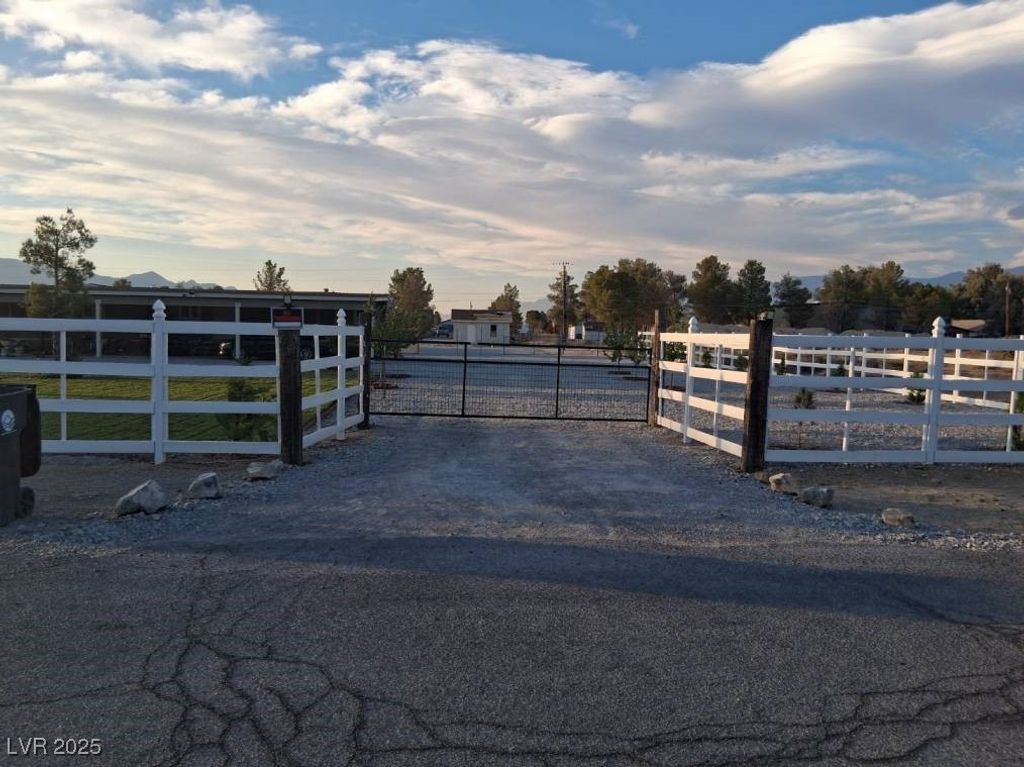 1080 Shady Lane, Pahrump, NV 89060