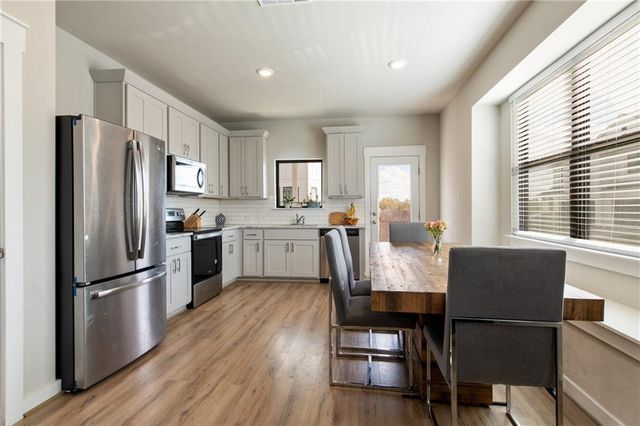 135 Amber Fields TRL C, Buda, TX 78610