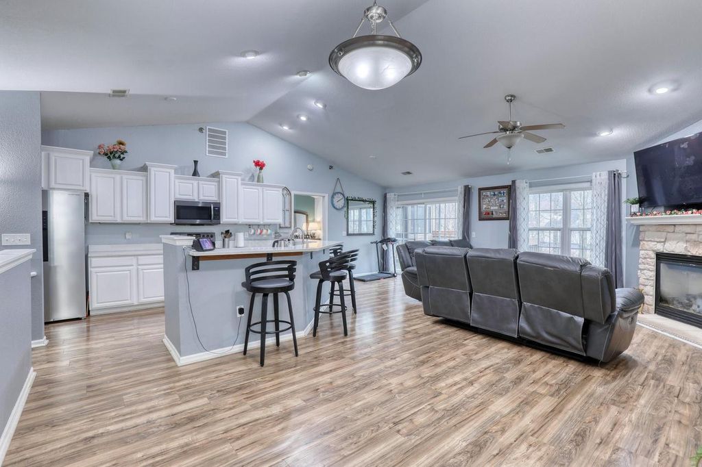 9239 S 54th STREET, Franklin, WI 53132