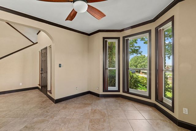 800 Joshua Drive, Burleson, TX 76028