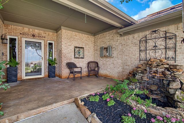 800 Joshua Drive, Burleson, TX 76028