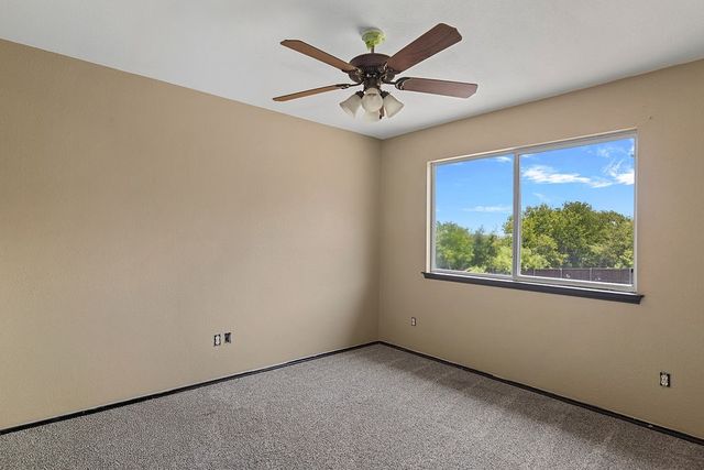 800 Joshua Drive, Burleson, TX 76028