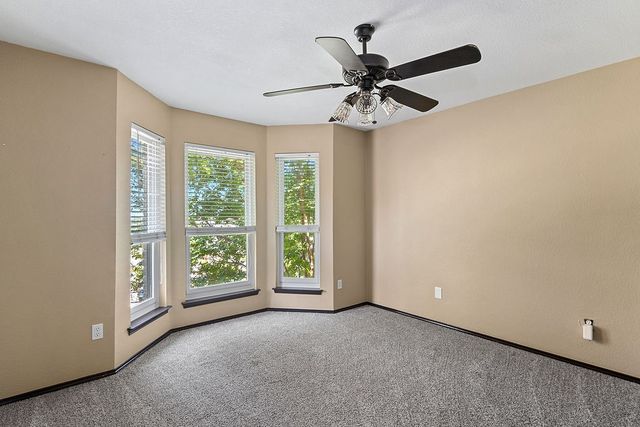 800 Joshua Drive, Burleson, TX 76028