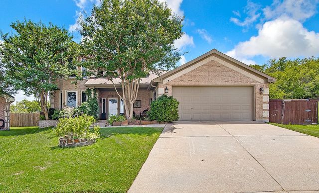 800 Joshua Drive, Burleson, TX 76028