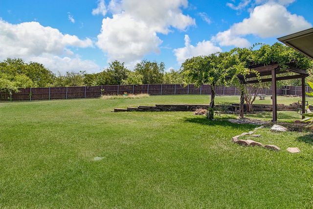 800 Joshua Drive, Burleson, TX 76028