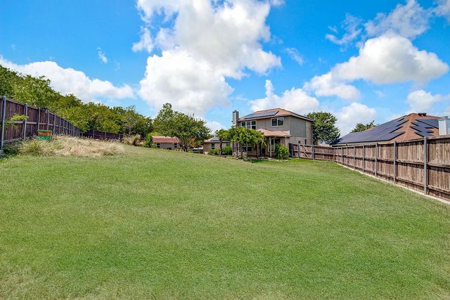 800 Joshua Drive, Burleson, TX 76028