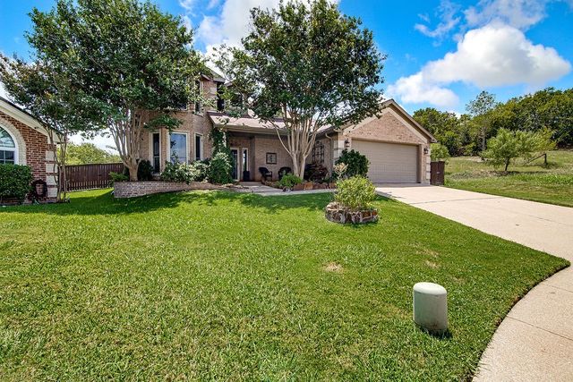 800 Joshua Drive, Burleson, TX 76028