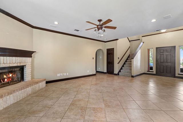 800 Joshua Drive, Burleson, TX 76028