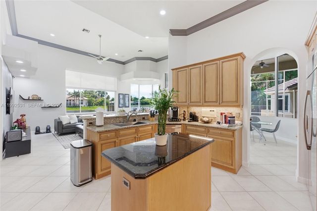 2488 Provence Cir, Weston, FL 33327