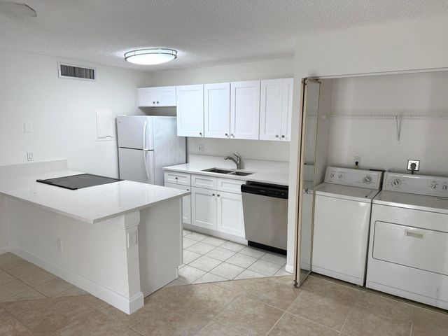 629 Executive Center Drive J103, West Palm Beach, FL 33401