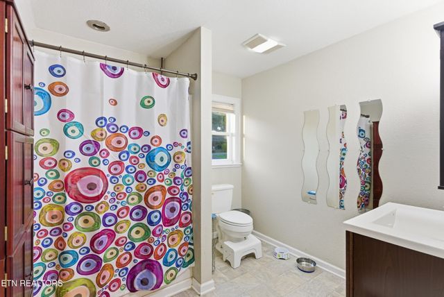 2833 Ithaca Drive, Knoxville, TN 37918