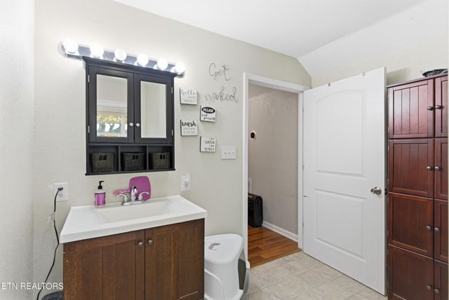 2833 Ithaca Drive, Knoxville, TN 37918