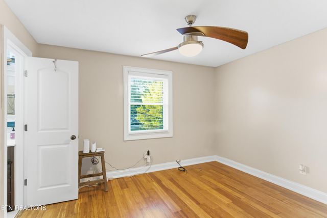 2833 Ithaca Drive, Knoxville, TN 37918