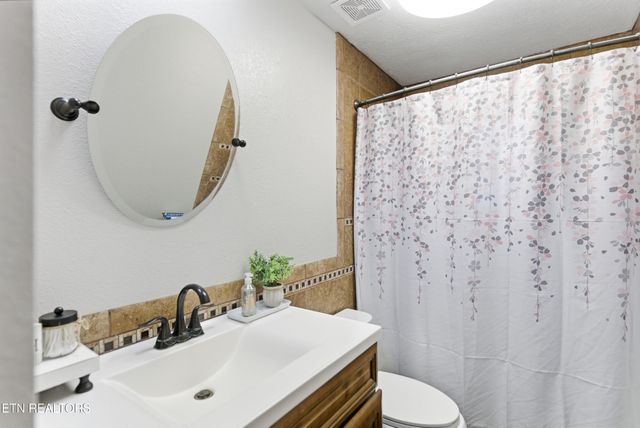 2833 Ithaca Drive, Knoxville, TN 37918