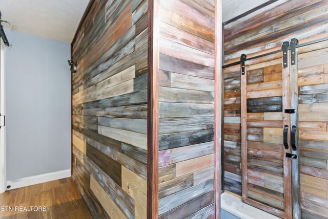 2833 Ithaca Drive, Knoxville, TN 37918