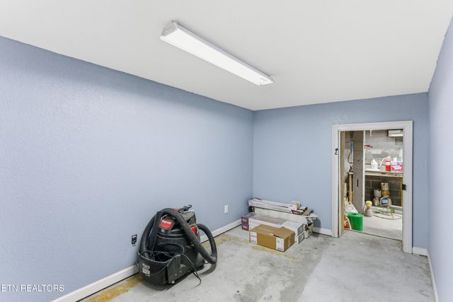 2833 Ithaca Drive, Knoxville, TN 37918