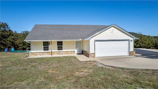 4921 Slaytonville Road, Hackett, AR 72937
