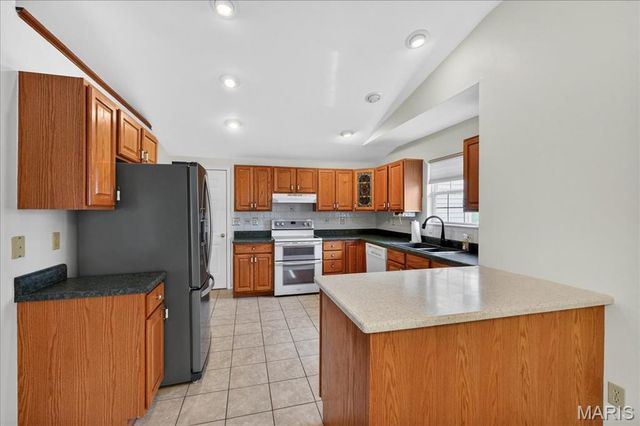 307 Longview Drive, Columbia, IL 62236