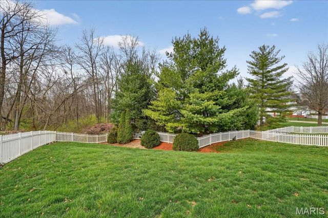 307 Longview Drive, Columbia, IL 62236