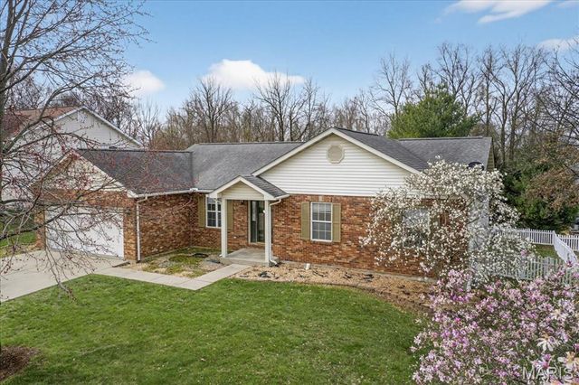 307 Longview Drive, Columbia, IL 62236