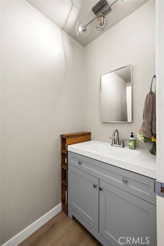 2452 Chelsea Place M, Santa Monica, CA 90404